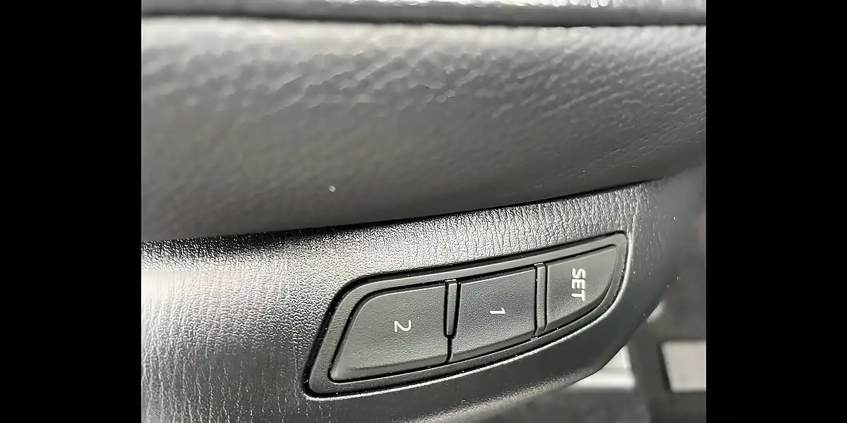 Used 2018 Mazda CX-5 Sport Nav+ Blue - Interior and Exterior details 15