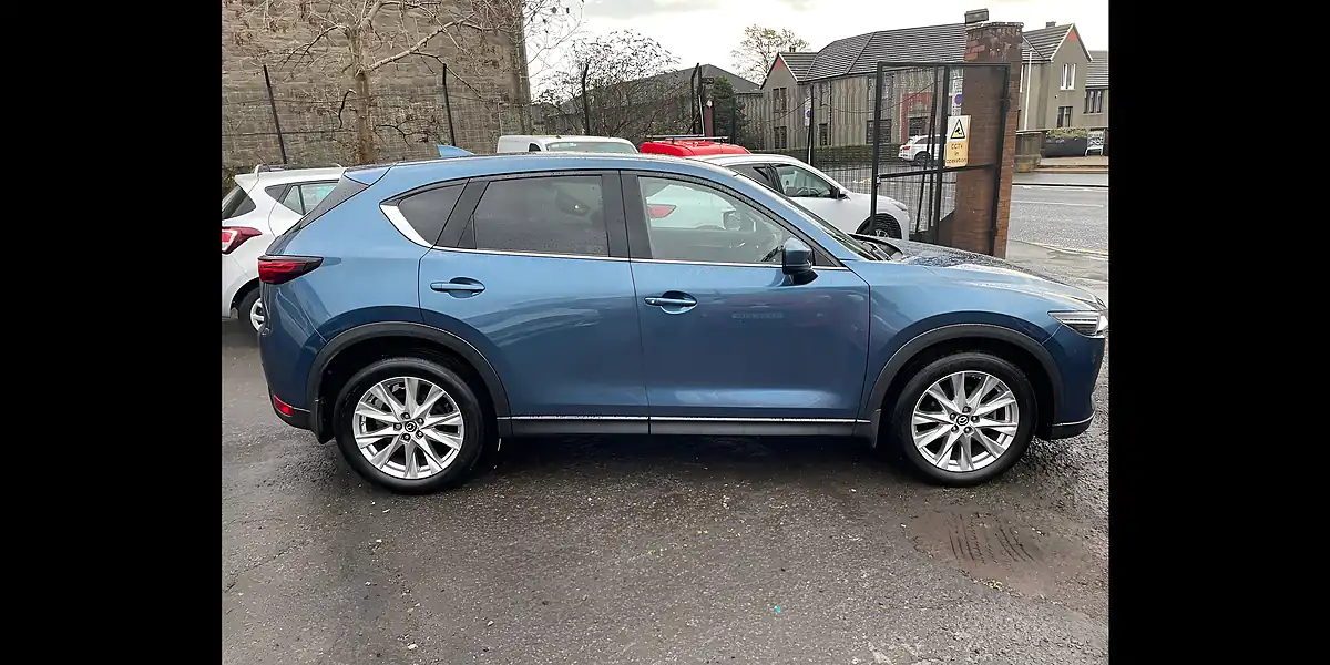 Used 2018 Mazda CX-5 Sport Nav+ Blue - Interior and Exterior details 3