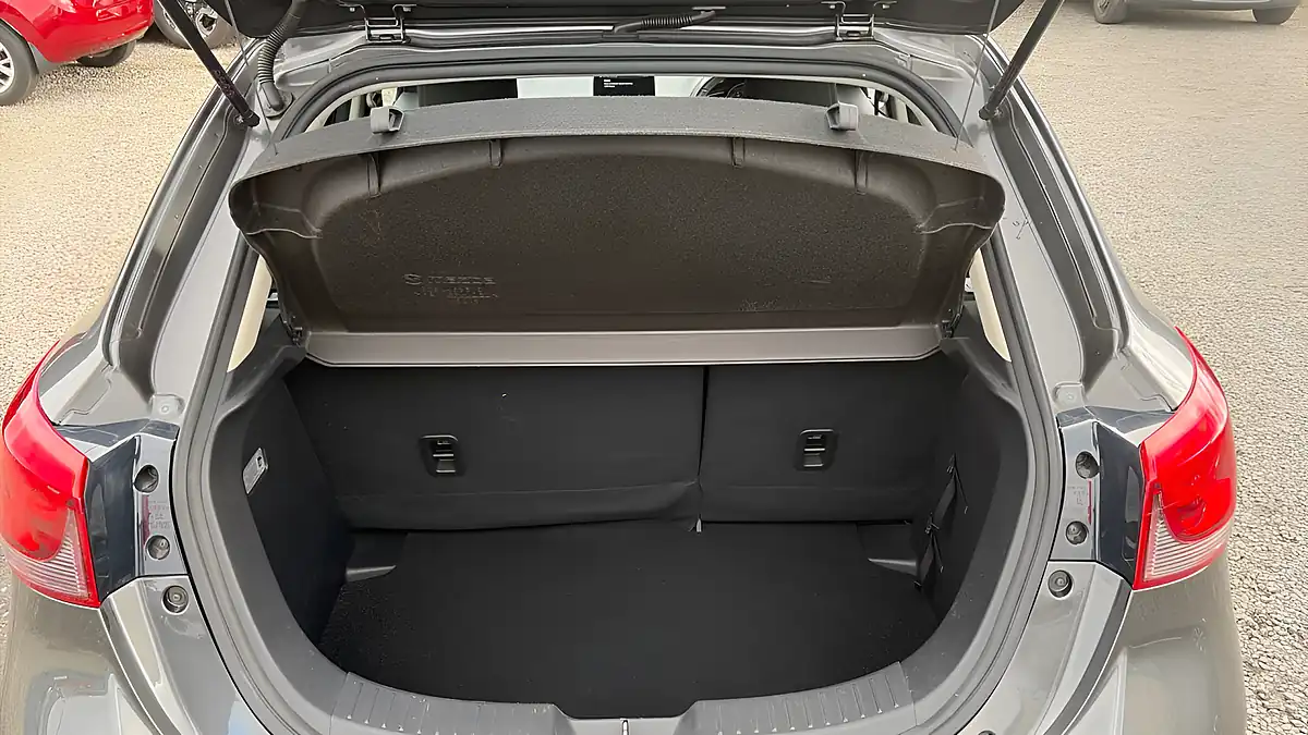 Used 2018 Mazda Mazda2 Se-L Nav+ Grey - Interior and Exterior details 15