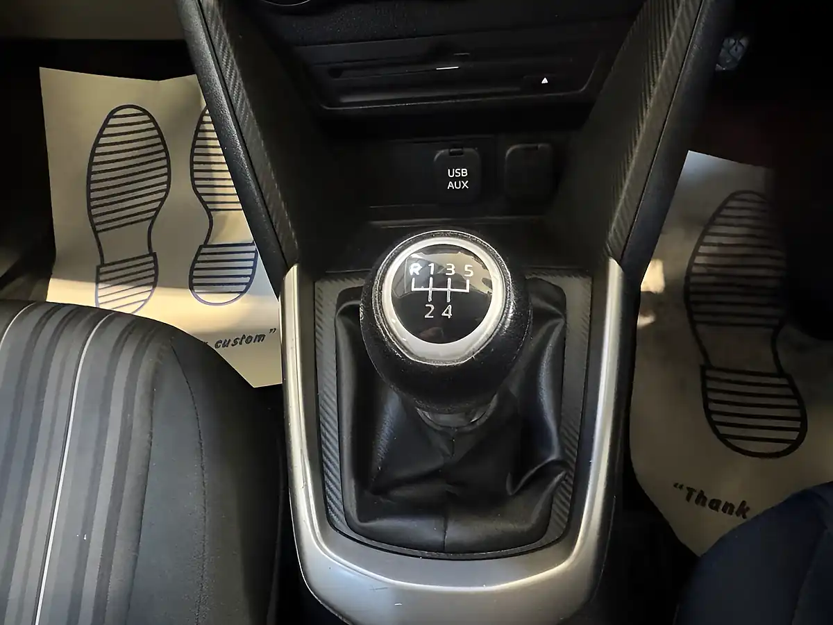 Used 2018 Mazda Mazda2 Se White - Interior and Exterior details 15