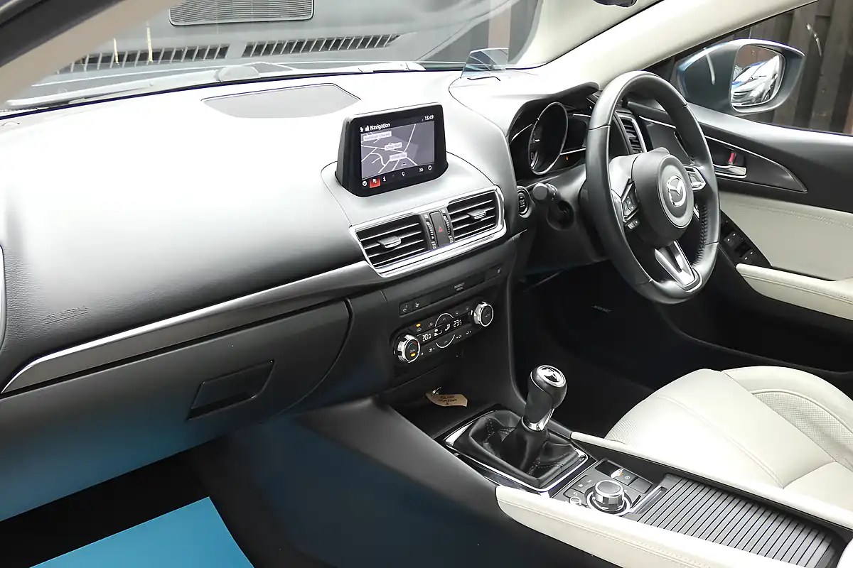 Used 2018 Mazda Mazda3 Sport Nav Blue - Interior and Exterior details 11