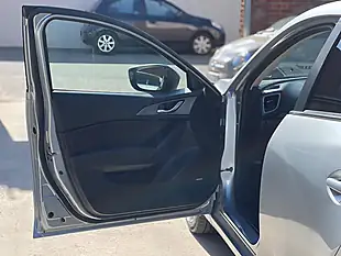 Used 2018 Mazda Mazda3 Sport Nav Silver - Interior and Exterior details 14