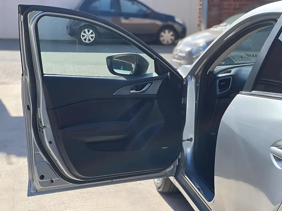 Used 2018 Mazda Mazda3 Sport Nav Silver - Interior and Exterior details 14