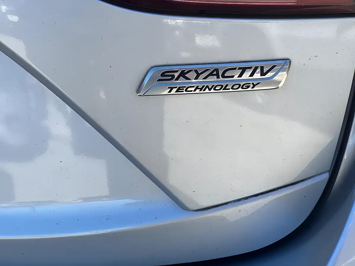 Used 2018 Mazda Mazda3 Sport Nav Silver - Interior and Exterior details 8