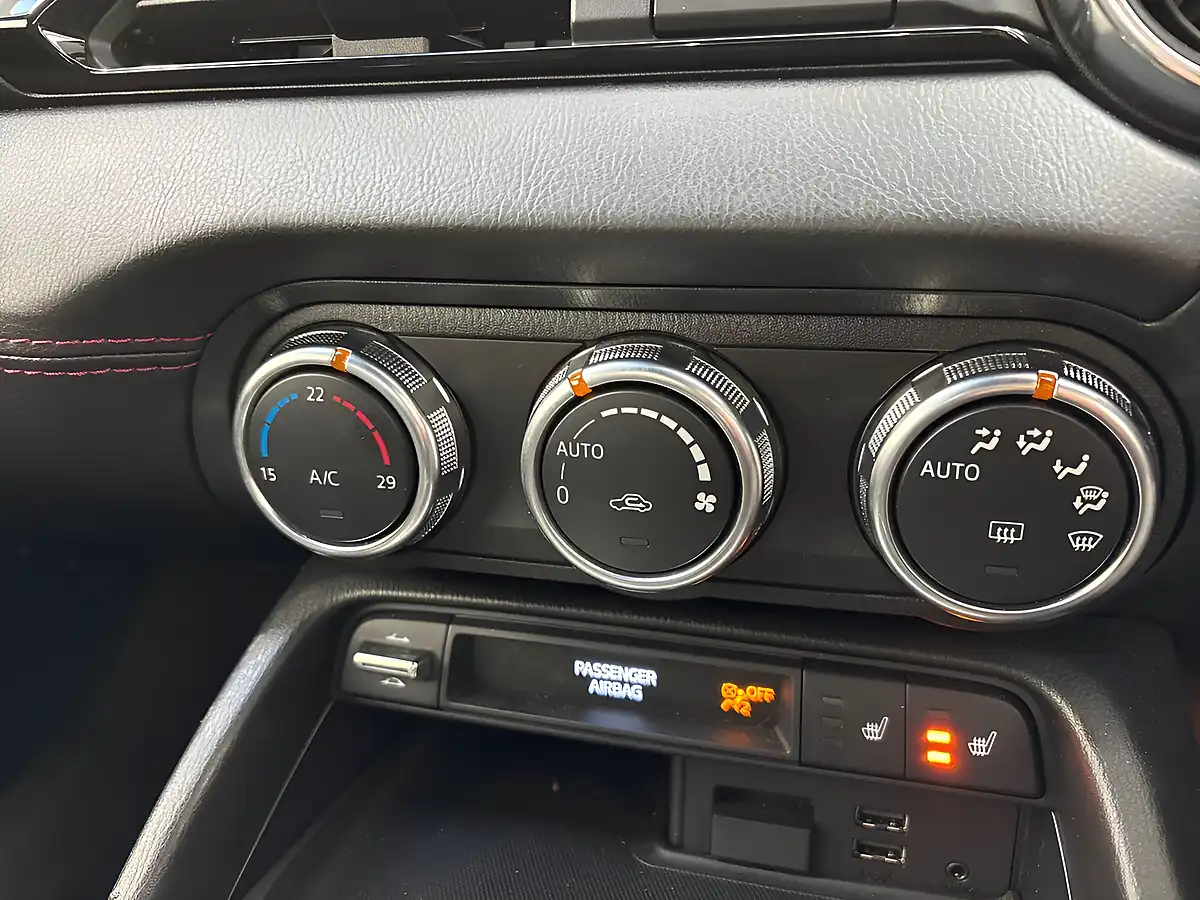 Used 2018 Mazda MX-5 Rf Sport Nav+ Red - Interior and Exterior details 13