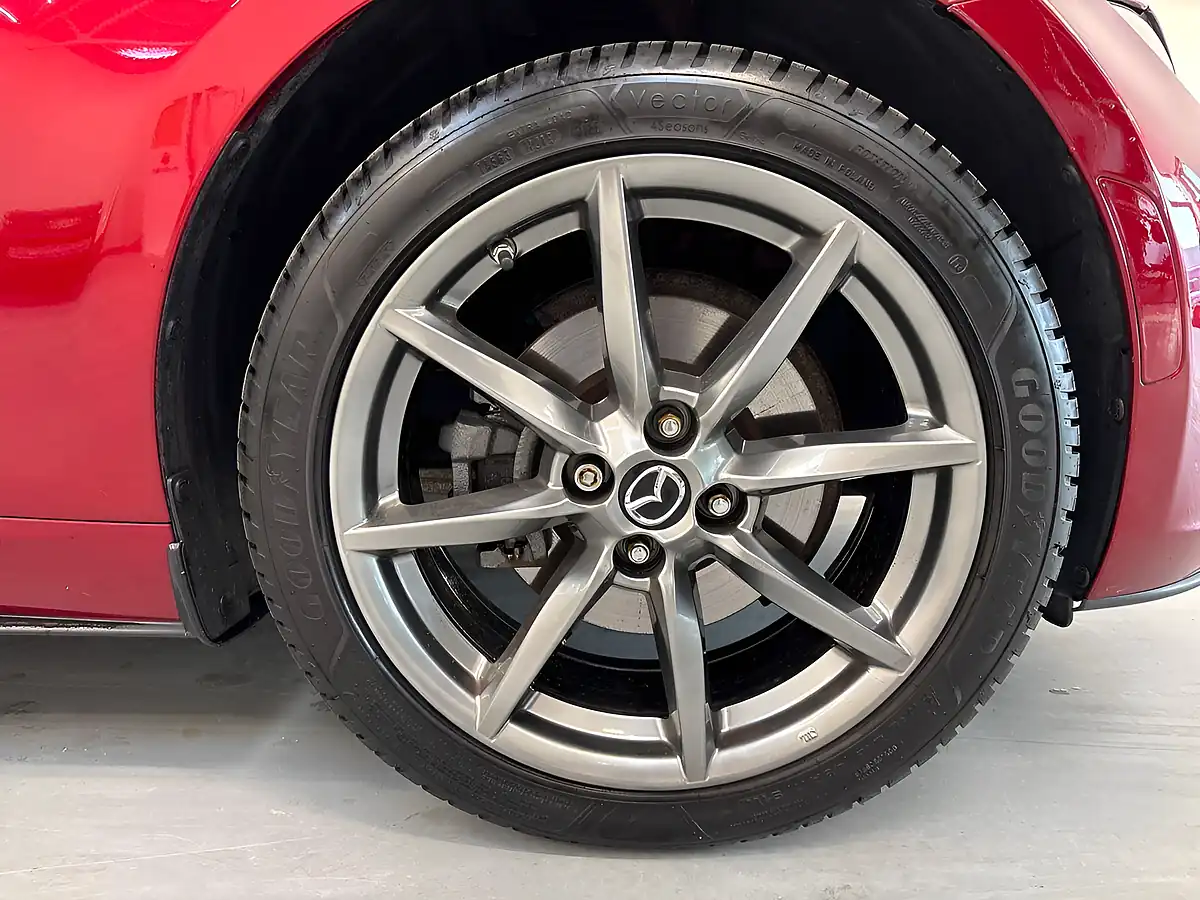 Used 2018 Mazda MX-5 Rf Sport Nav+ Red - Interior and Exterior details 7
