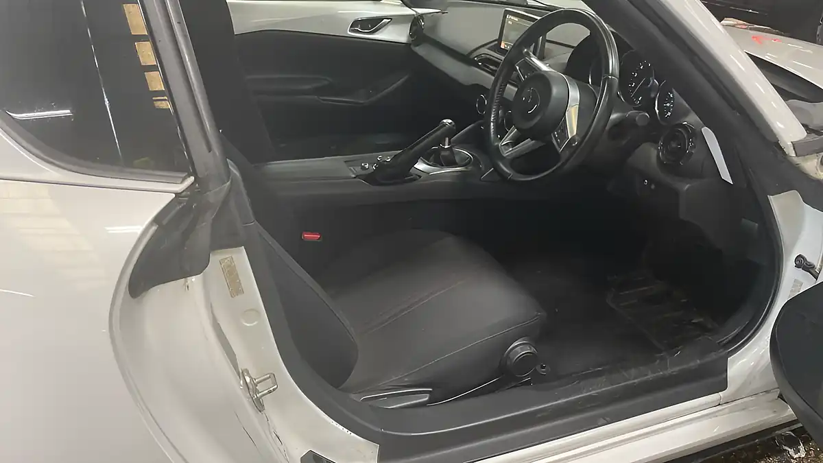 Used 2018 Mazda Mx 5 Se-L Nav White - Interior and Exterior details 18