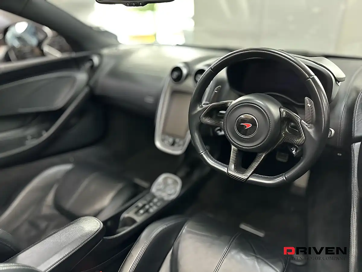 Used 2018 Mclaren 570S Spider Black - Interior and Exterior details 17