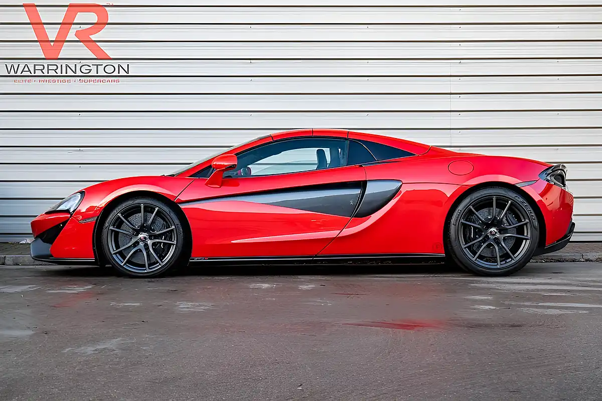 Used 2018 Mclaren 570s Spider Vermillion Red - Interior and Exterior details 10