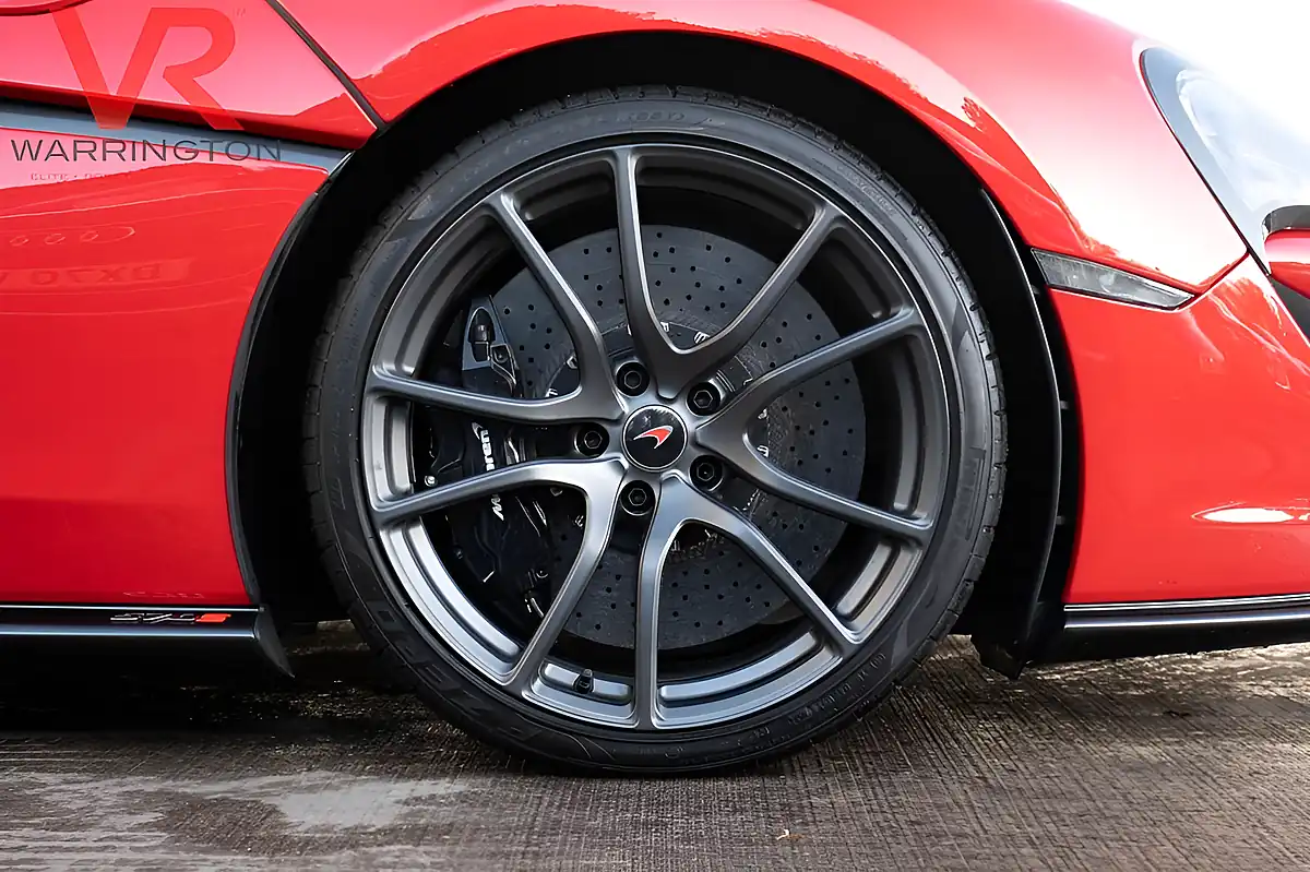 Used 2018 Mclaren 570s Spider Vermillion Red - Interior and Exterior details 7
