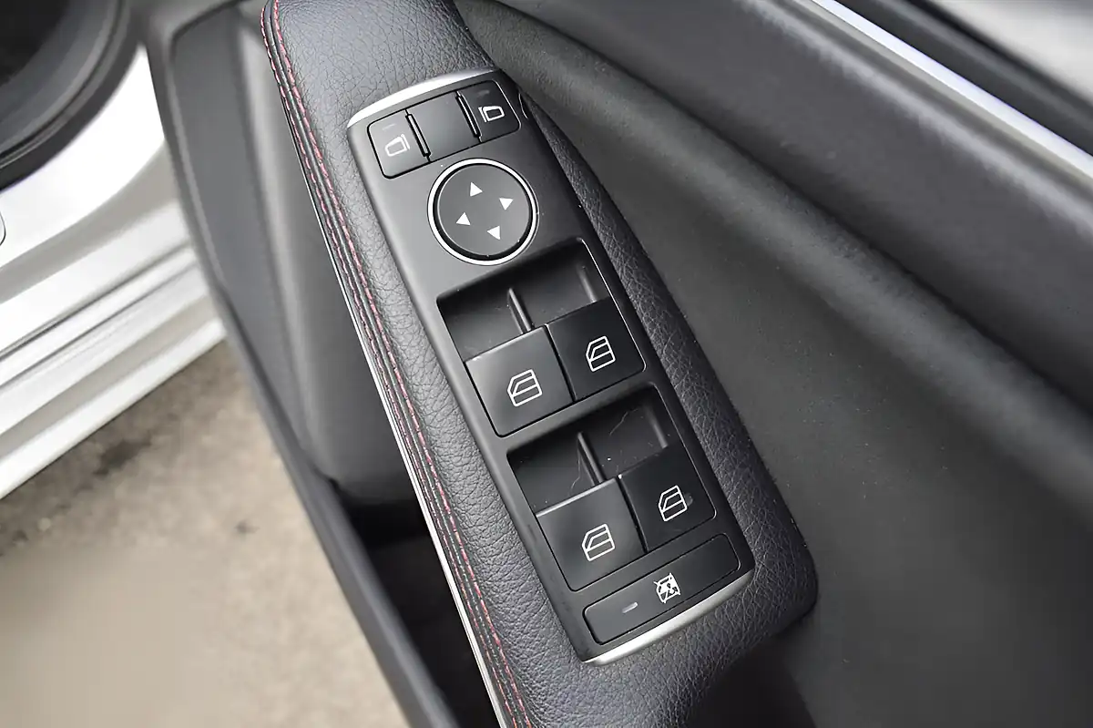 Used 2018 Mercedes-Benz a-Class AMG Line Polar Silver - Interior and Exterior details 7