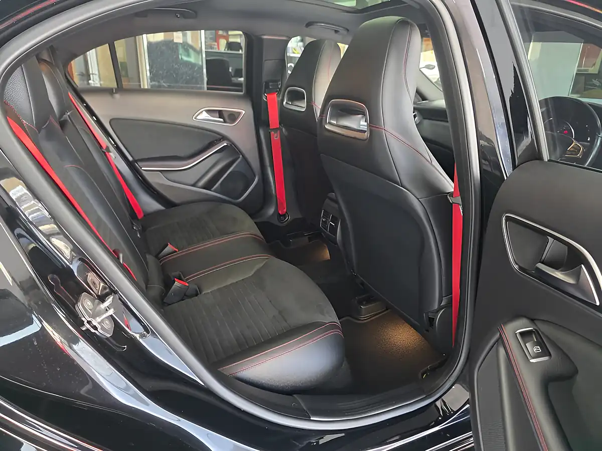 Used 2018 Mercedes-Benz a Class Premium Black - Interior and Exterior details 10