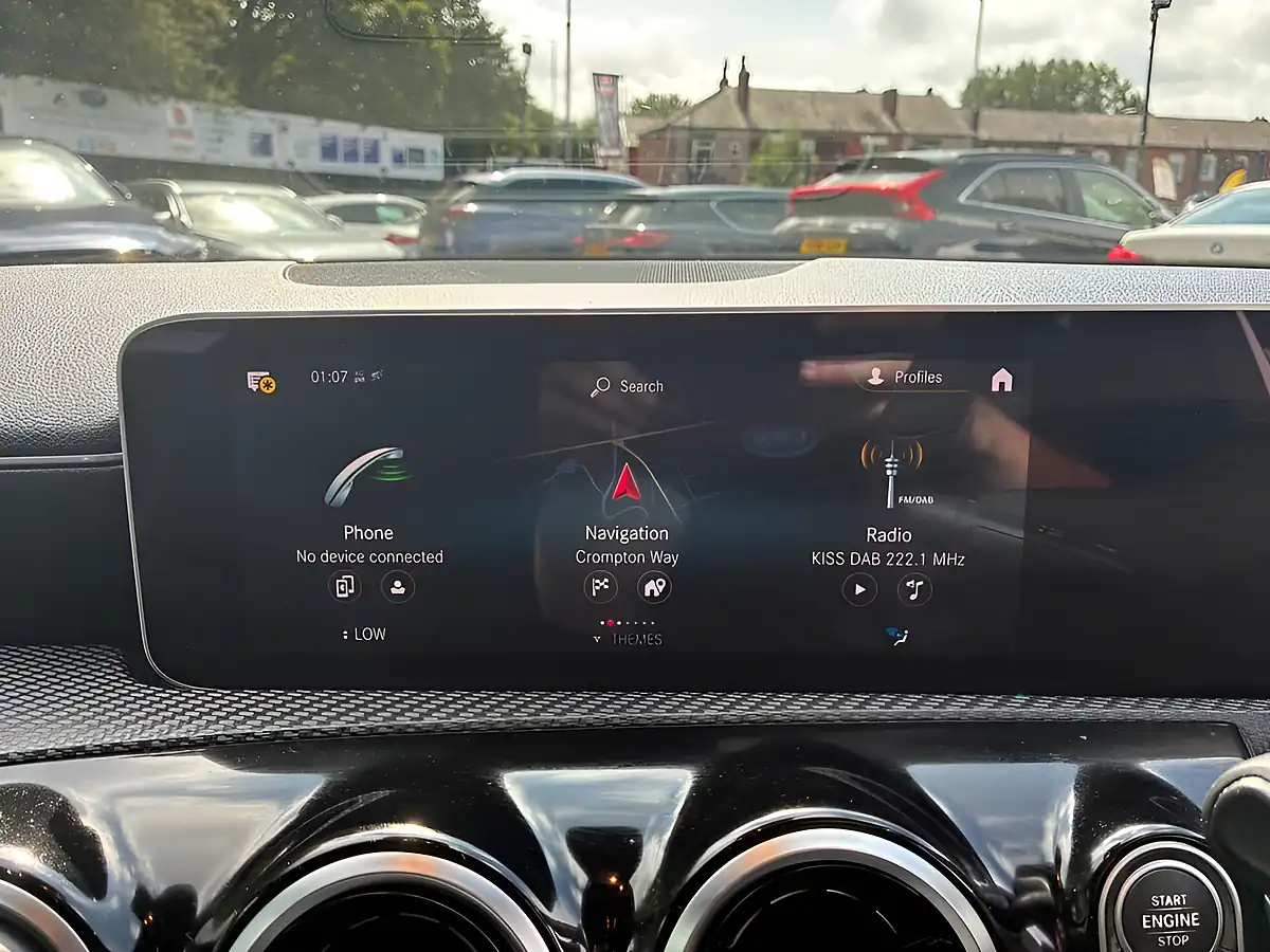 Used 2018 Mercedes-Benz a Class Se (executive) White - Interior and Exterior details 13