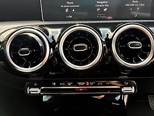 Used 2018 Mercedes-Benz a Class Se (executive) White - Interior and Exterior details 14