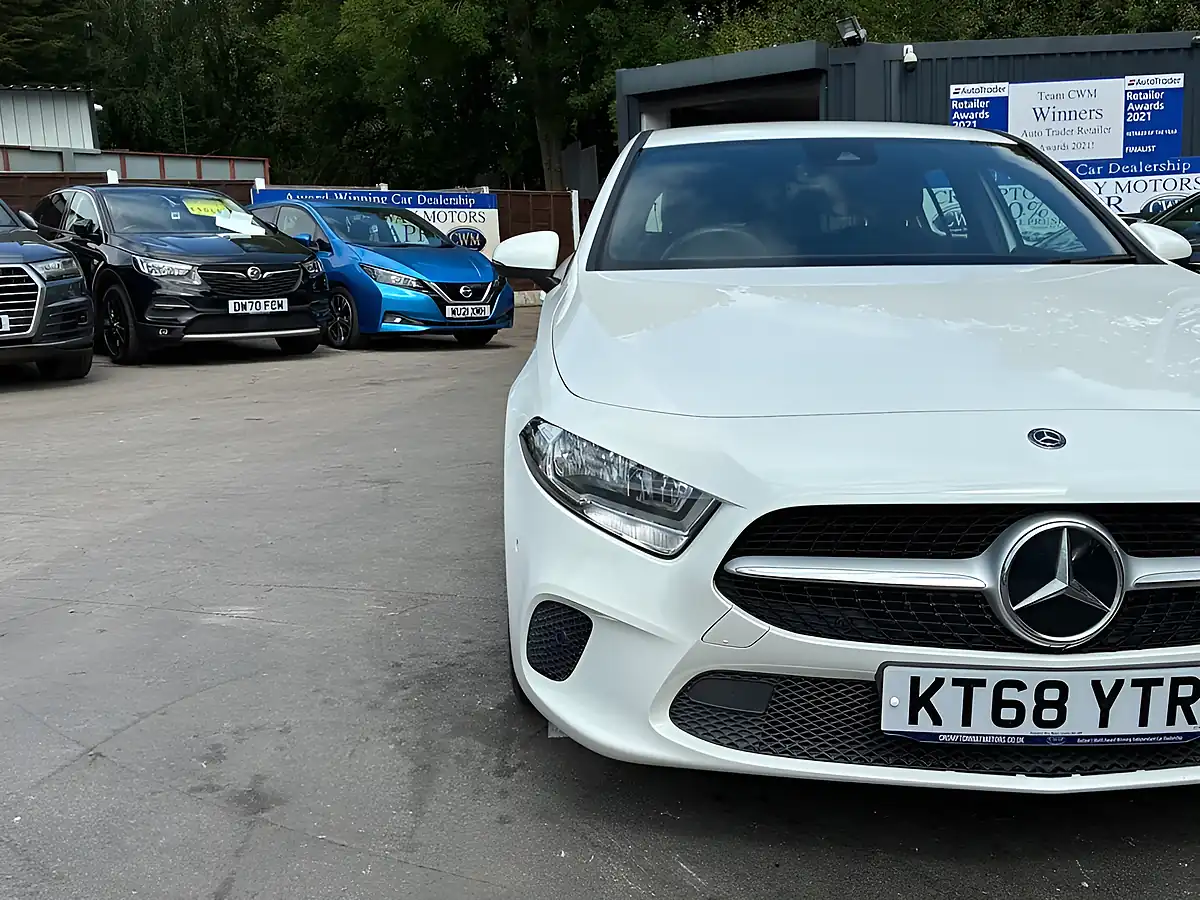 Used 2018 Mercedes-Benz a Class Se (executive) White - Interior and Exterior details 4