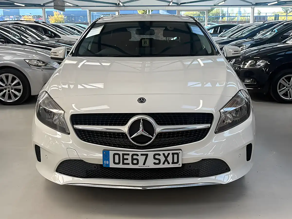 Used 2018 Mercedes-Benz a Class Se (executive) White - Interior and Exterior details 10