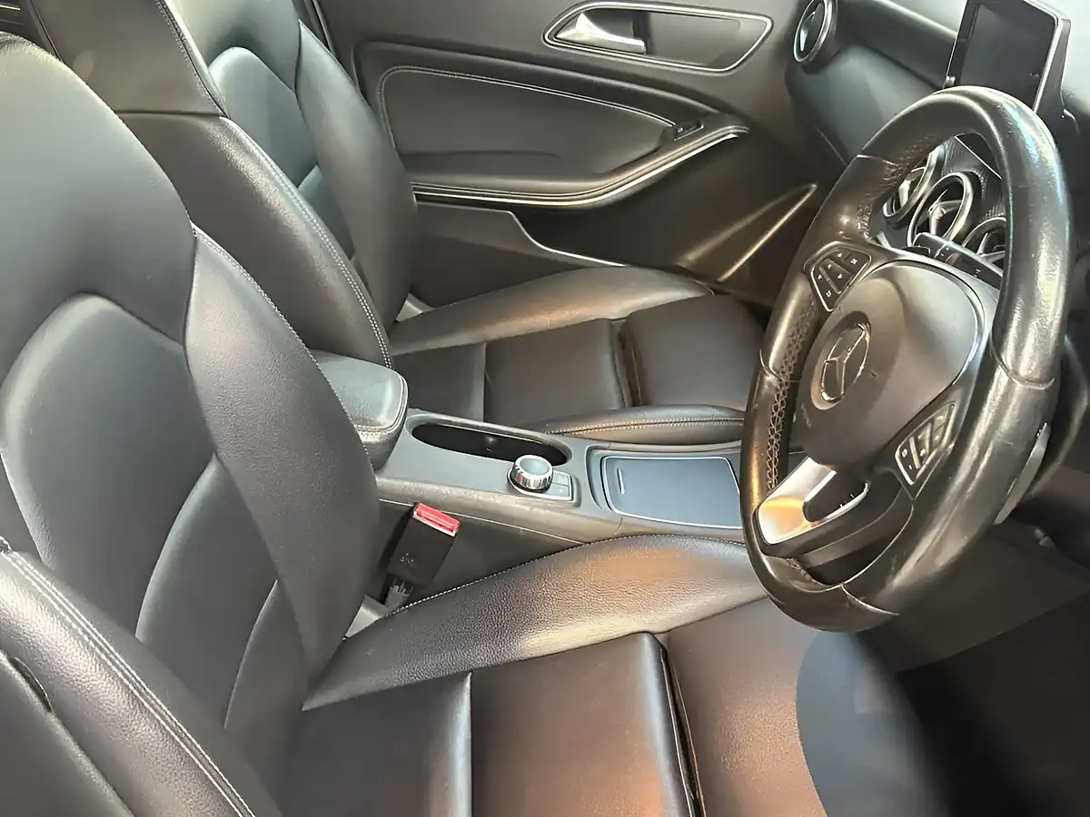 Used 2018 Mercedes-Benz a Class Se (executive) White - Interior and Exterior details 15