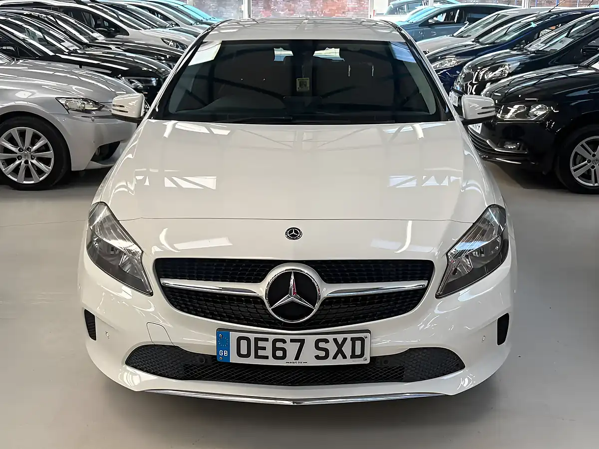 Used 2018 Mercedes-Benz a Class Se (executive) White - Interior and Exterior details 3