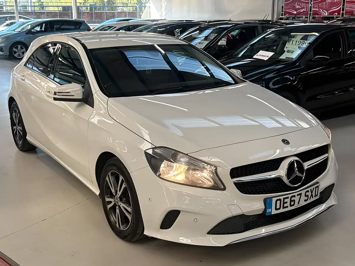 Used 2018 Mercedes-Benz a Class Se (executive) White - Interior and Exterior details 7