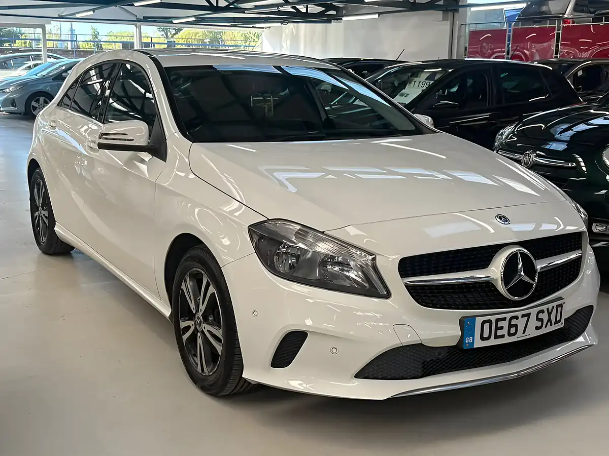 Used 2018 Mercedes-Benz a Class Se (executive) White - Interior and Exterior details 8