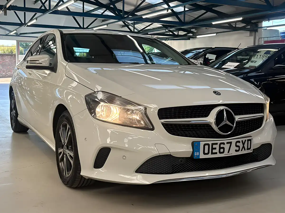 Used 2018 Mercedes-Benz a Class Se (executive) White - Interior and Exterior details 9