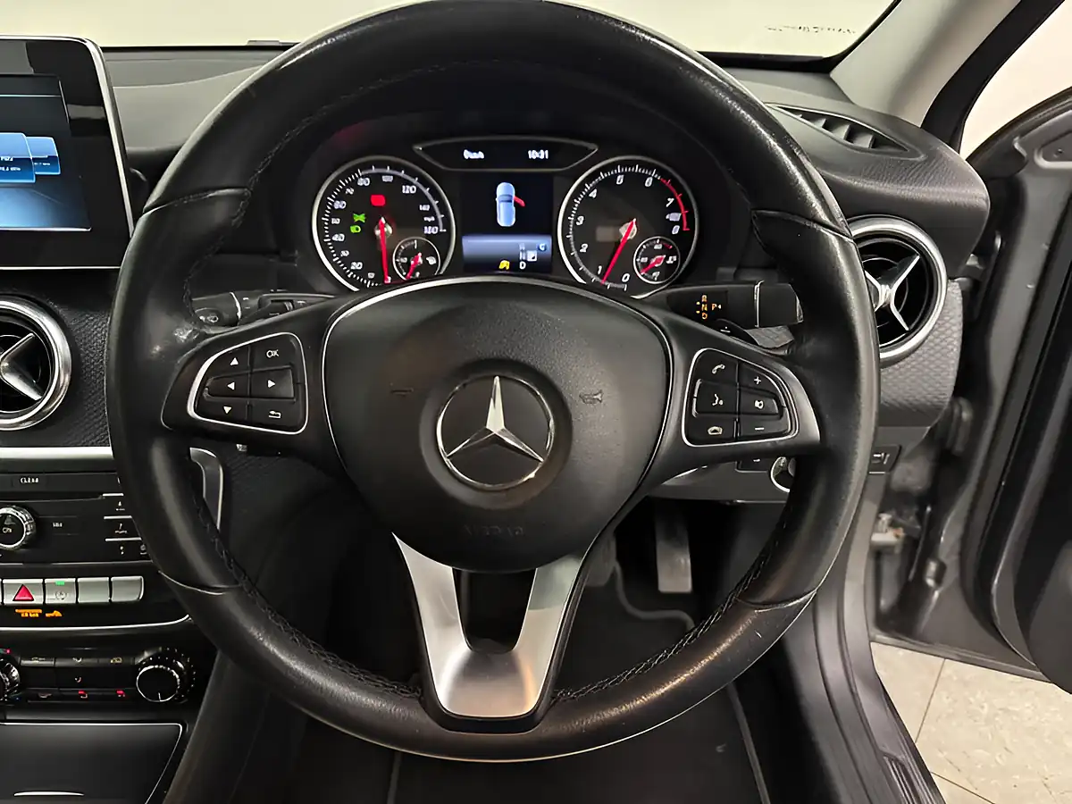 Used 2018 Mercedes-Benz a Class Se Grey - Interior and Exterior details 18