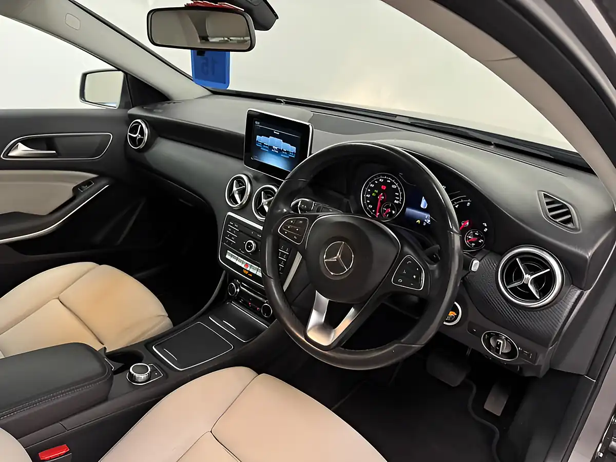 Used 2018 Mercedes-Benz a Class Se Grey - Interior and Exterior details 7