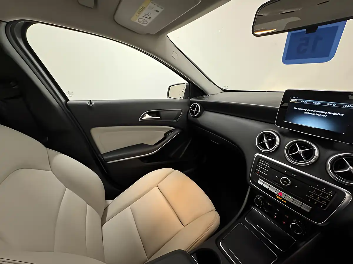 Used 2018 Mercedes-Benz a Class Se Grey - Interior and Exterior details 8
