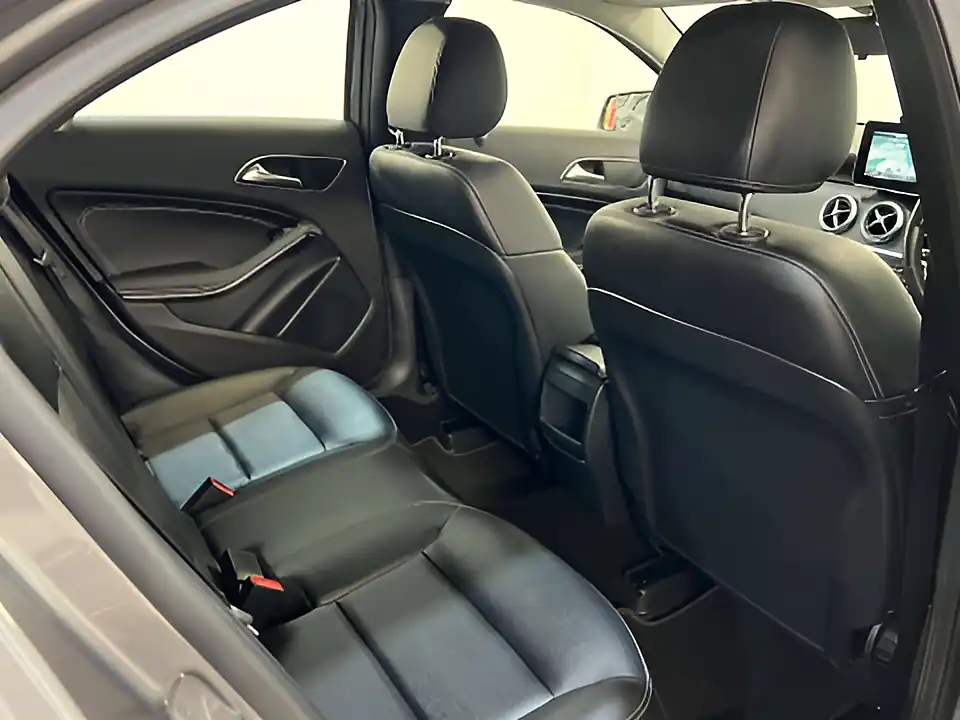 Used 2018 Mercedes-Benz a Class Se Grey - Interior and Exterior details 16