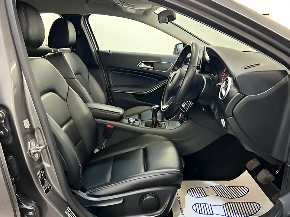Used 2018 Mercedes-Benz a Class Se Grey - Interior and Exterior details 13