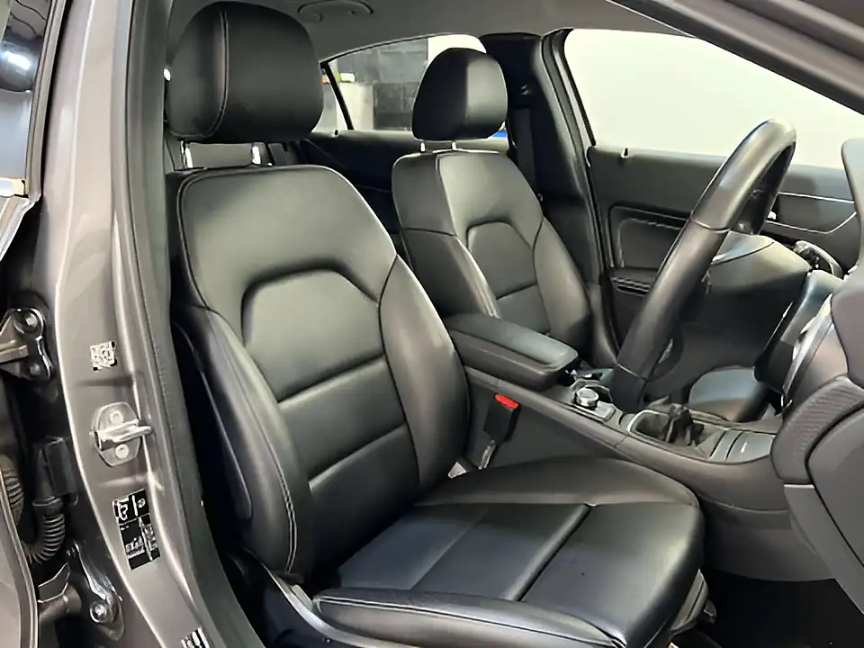Used 2018 Mercedes-Benz a Class Se Grey - Interior and Exterior details 14