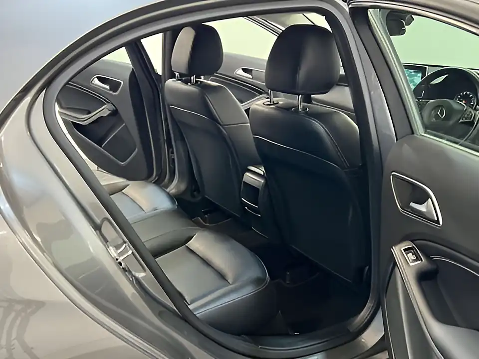 Used 2018 Mercedes-Benz a Class Se Grey - Interior and Exterior details 15