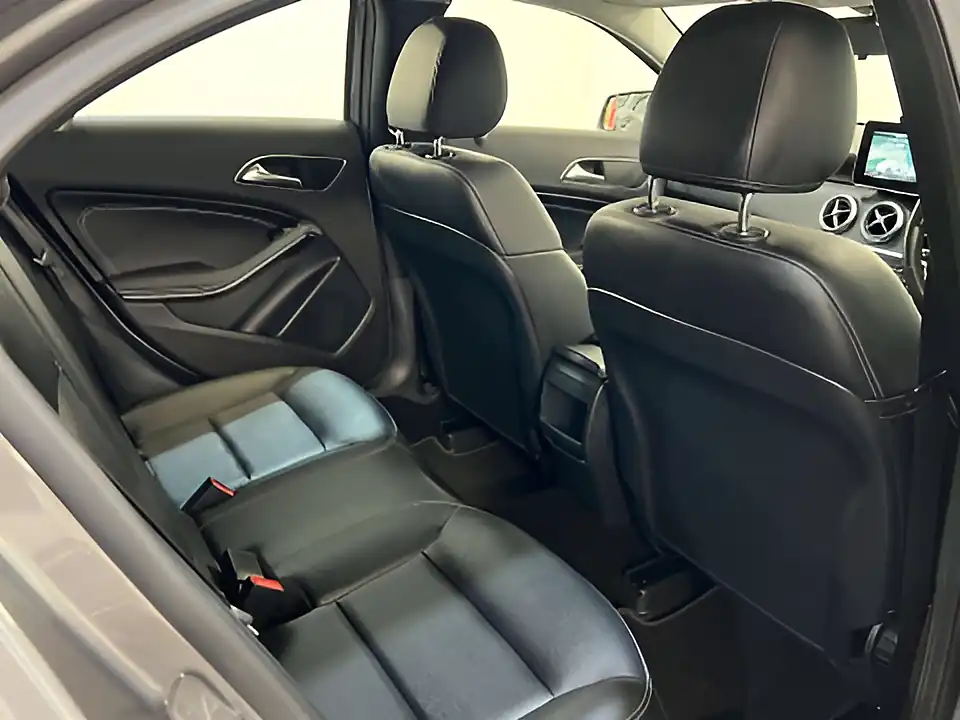 Used 2018 Mercedes-Benz a Class Se Grey - Interior and Exterior details 16