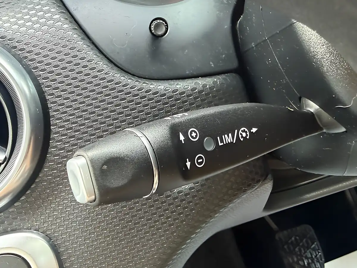 Used 2018 Mercedes-Benz a Class Se Red - Interior and Exterior details 17