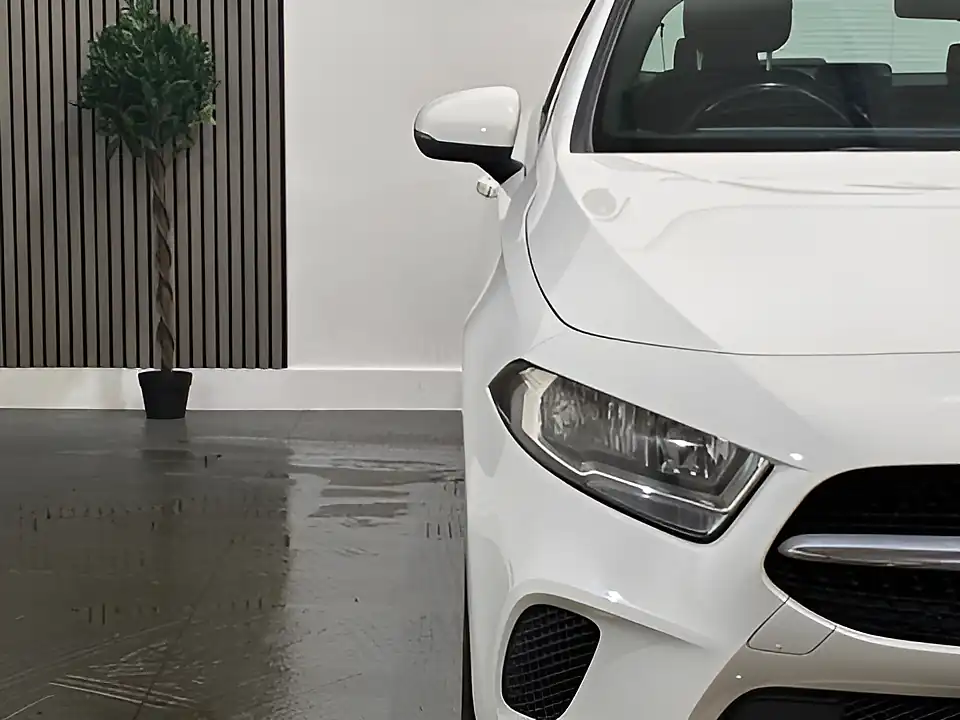 Used 2018 Mercedes-Benz a Class Se White - Interior and Exterior details 11