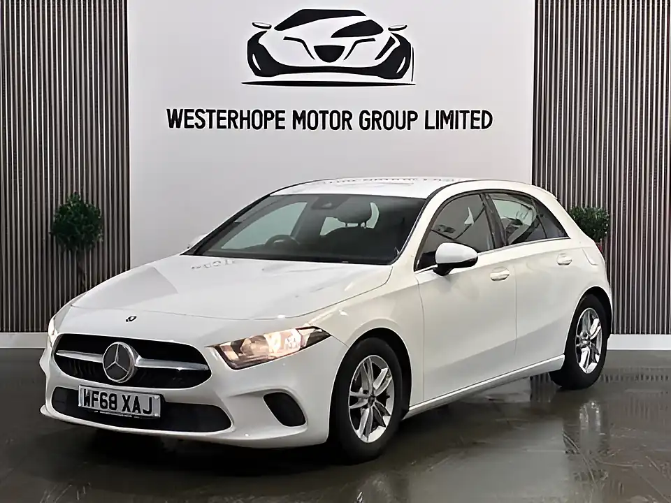 Used 2018 Mercedes-Benz a Class Se White - Interior and Exterior details 14