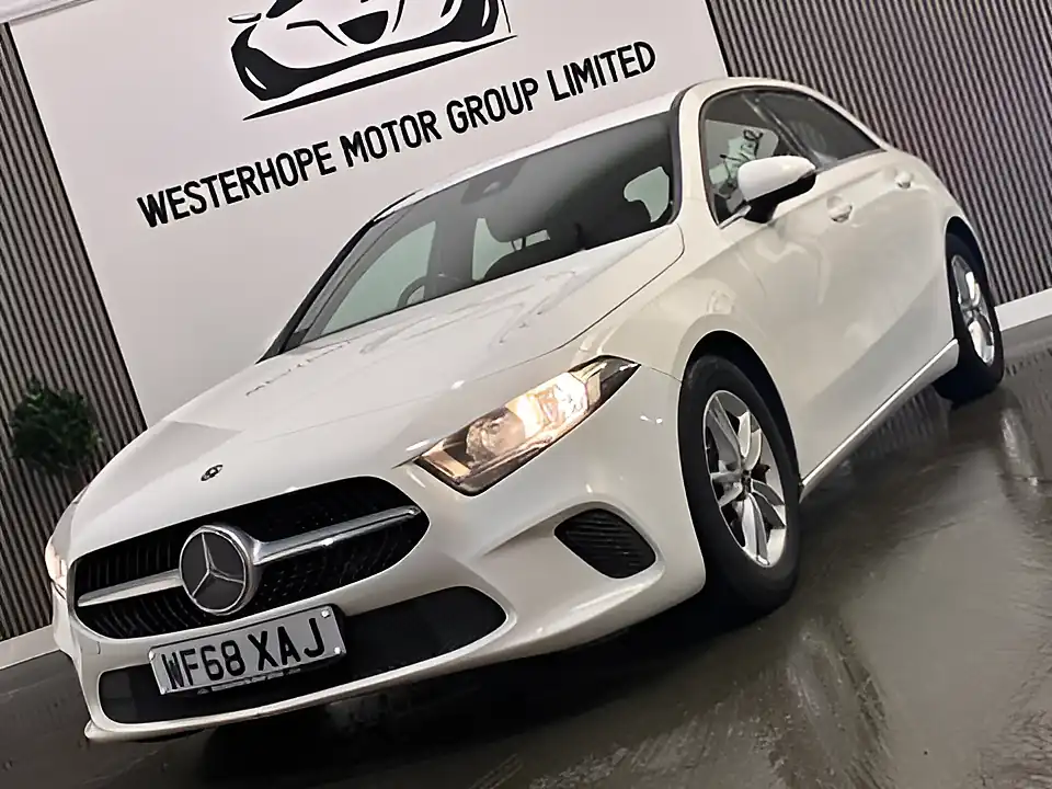 Used 2018 Mercedes-Benz a Class Se White - Interior and Exterior details 8