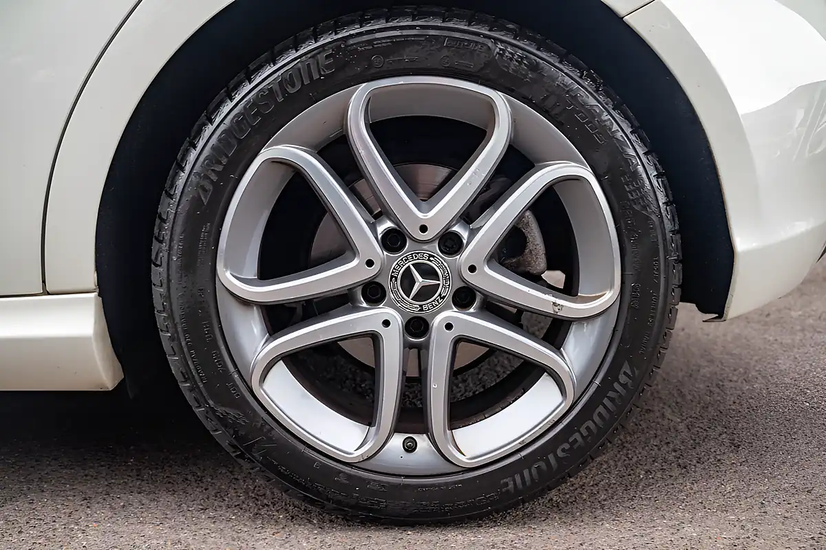 Used 2018 Mercedes-Benz a-Class Sport Edition Calcite White - Interior and Exterior details 12