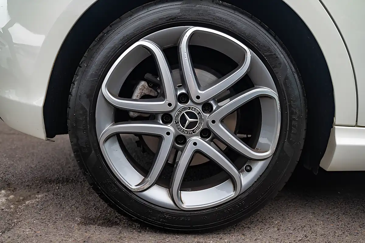 Used 2018 Mercedes-Benz a-Class Sport Edition Calcite White - Interior and Exterior details 13