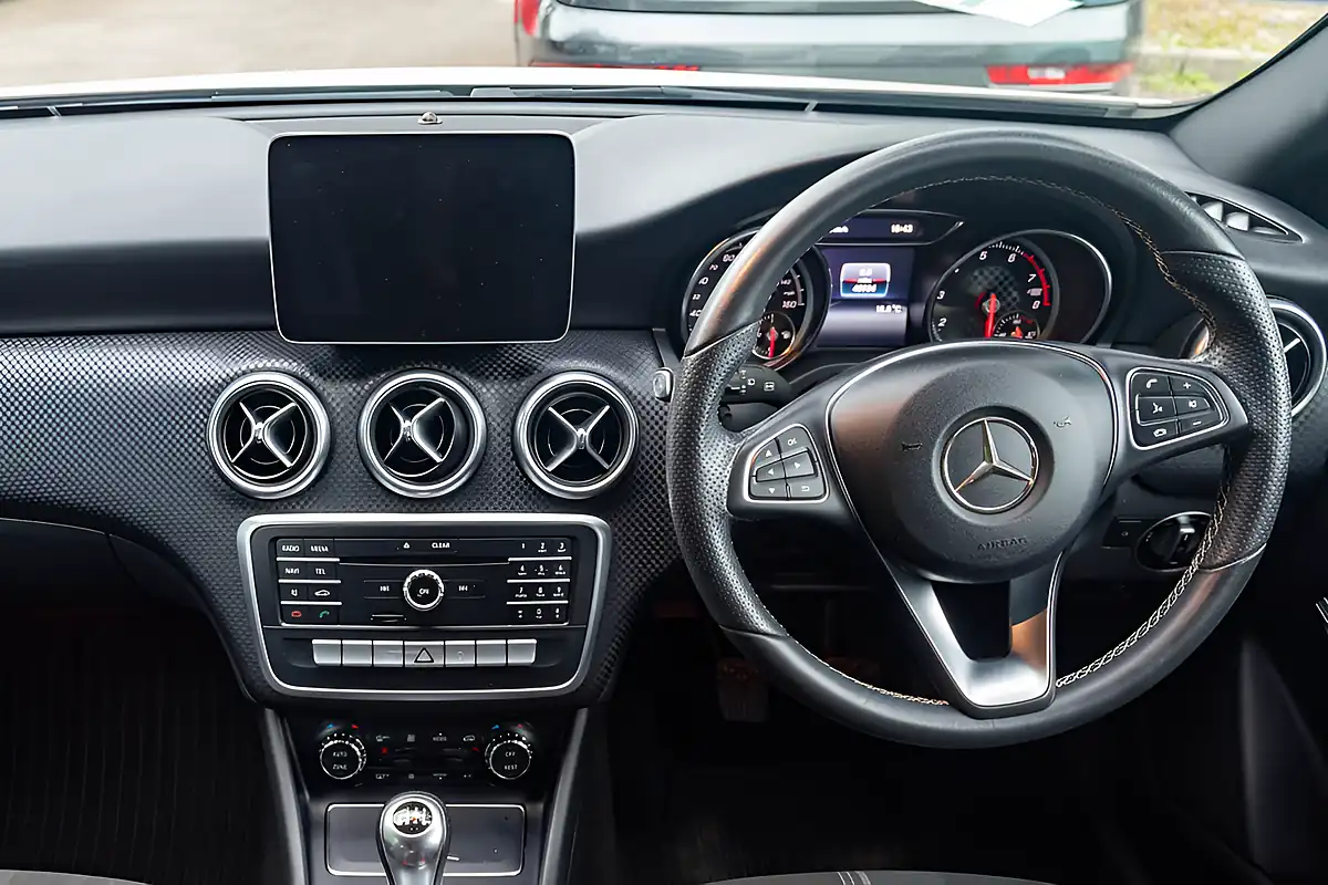 Used 2018 Mercedes-Benz a-Class Sport Edition Calcite White - Interior and Exterior details 17