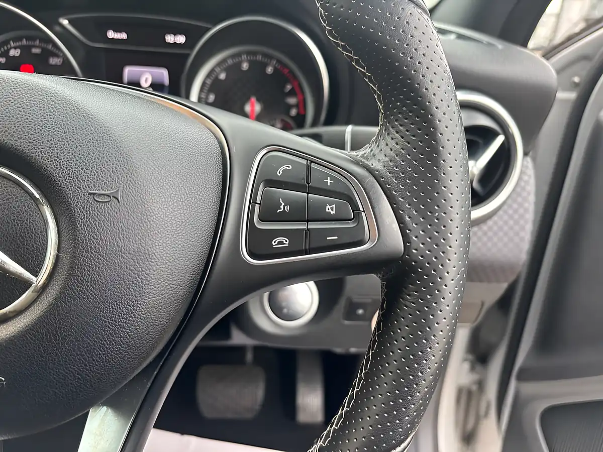 Used 2018 Mercedes-Benz a Class Sport Edition Silver - Interior and Exterior details 14