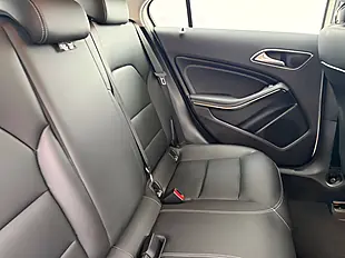 Used 2018 Mercedes-Benz a Class Sport Executive Cirrus White - Interior and Exterior details 12