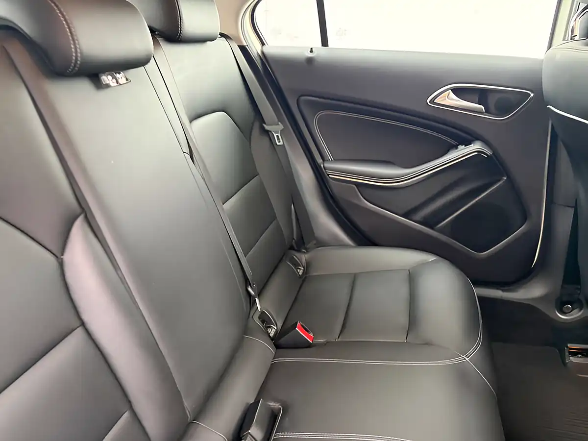 Used 2018 Mercedes-Benz a Class Sport Executive Cirrus White - Interior and Exterior details 12