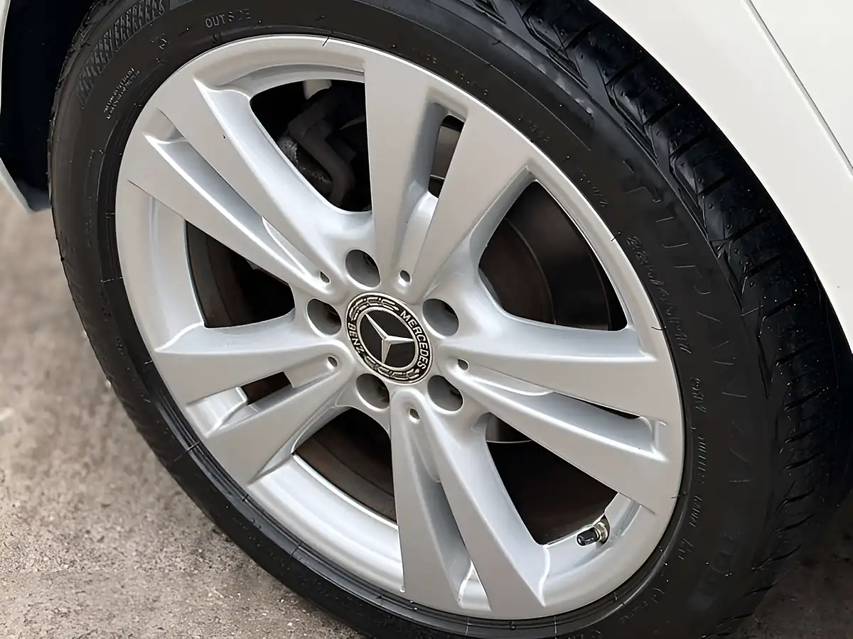 Used 2018 Mercedes-Benz a Class Sport Executive Cirrus White - Interior and Exterior details 8