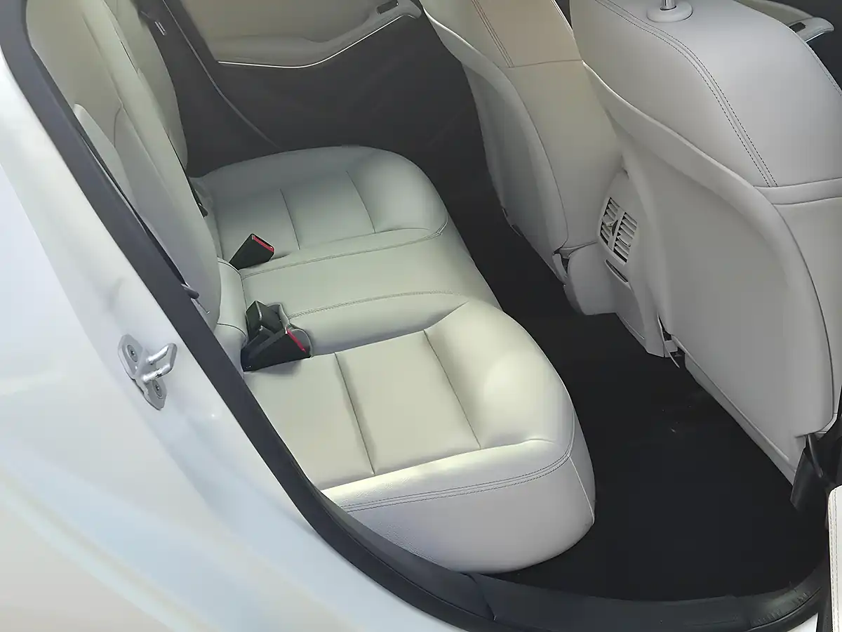 Used 2018 Mercedes-Benz a Class Sport (executive) White - Interior and Exterior details 18