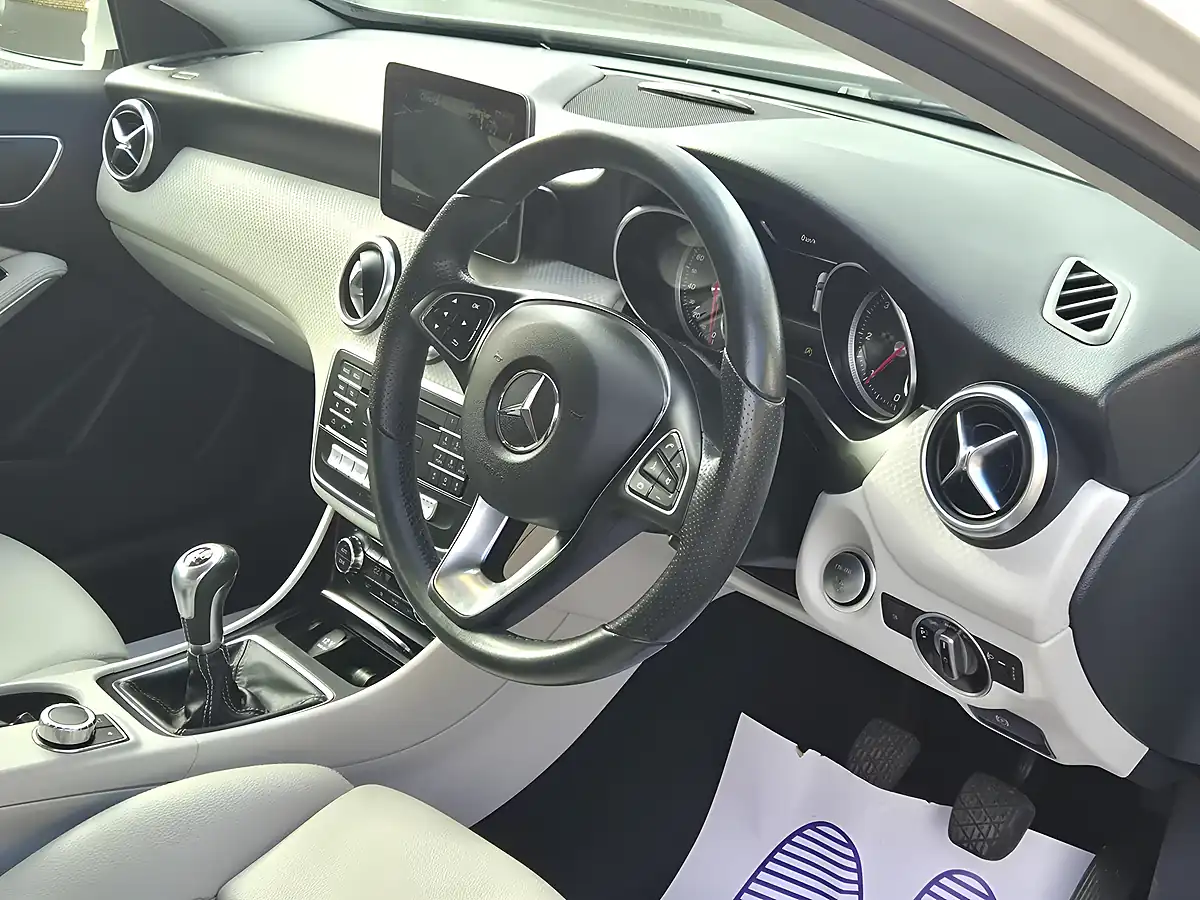 Used 2018 Mercedes-Benz a Class Sport (executive) White - Interior and Exterior details 2