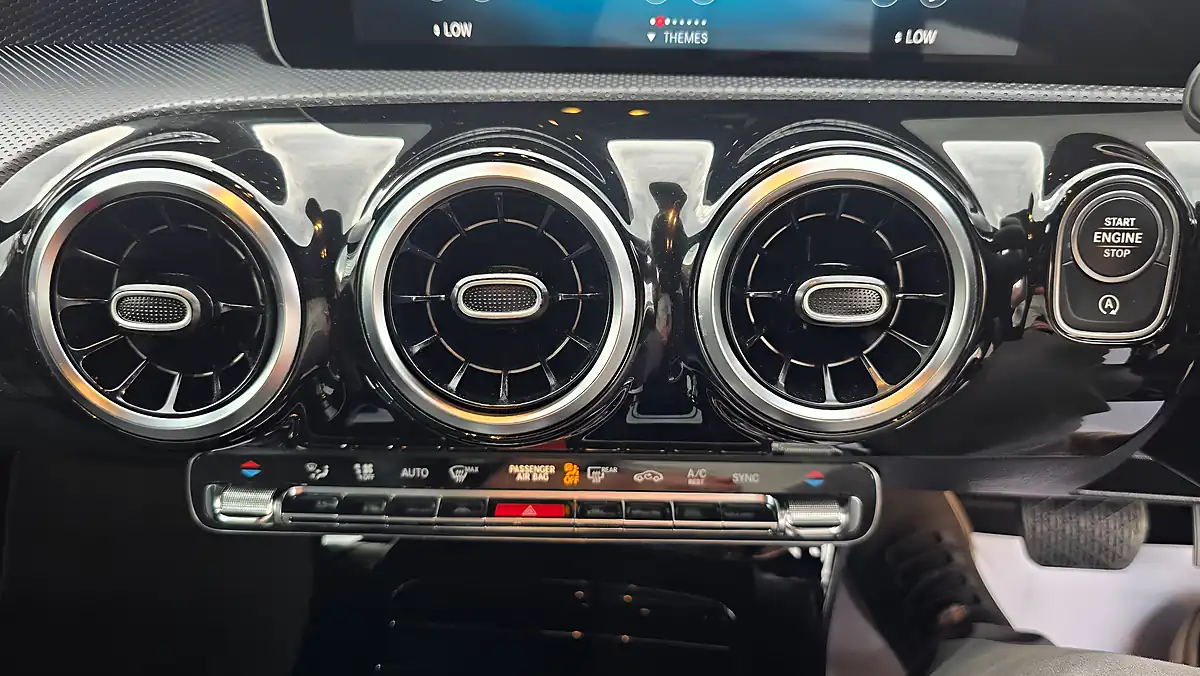Used 2018 Mercedes-Benz a Class Sport Executive White - Interior and Exterior details 15