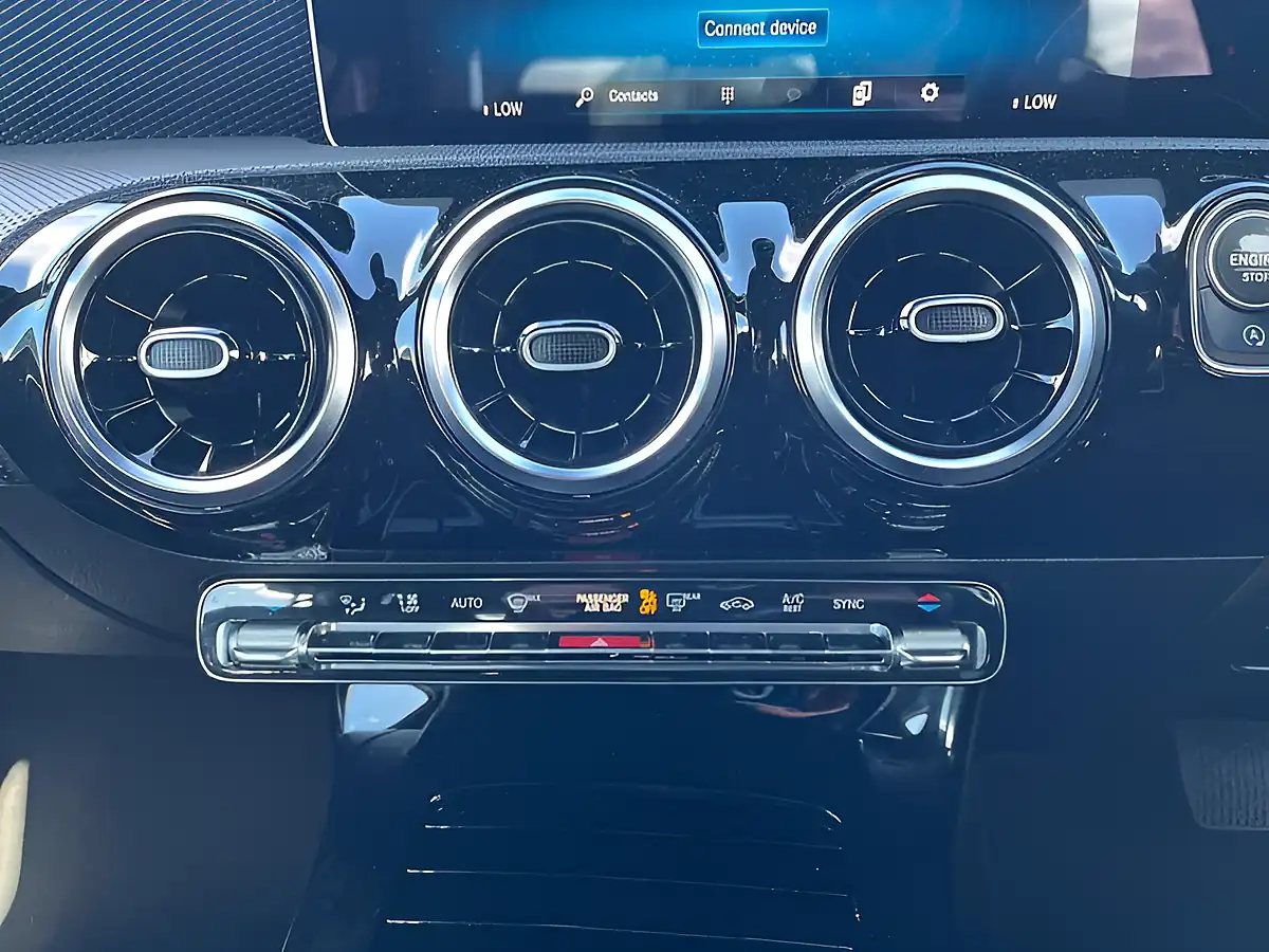Used 2018 Mercedes-Benz a Class Sport (executive) White - Interior and Exterior details 16