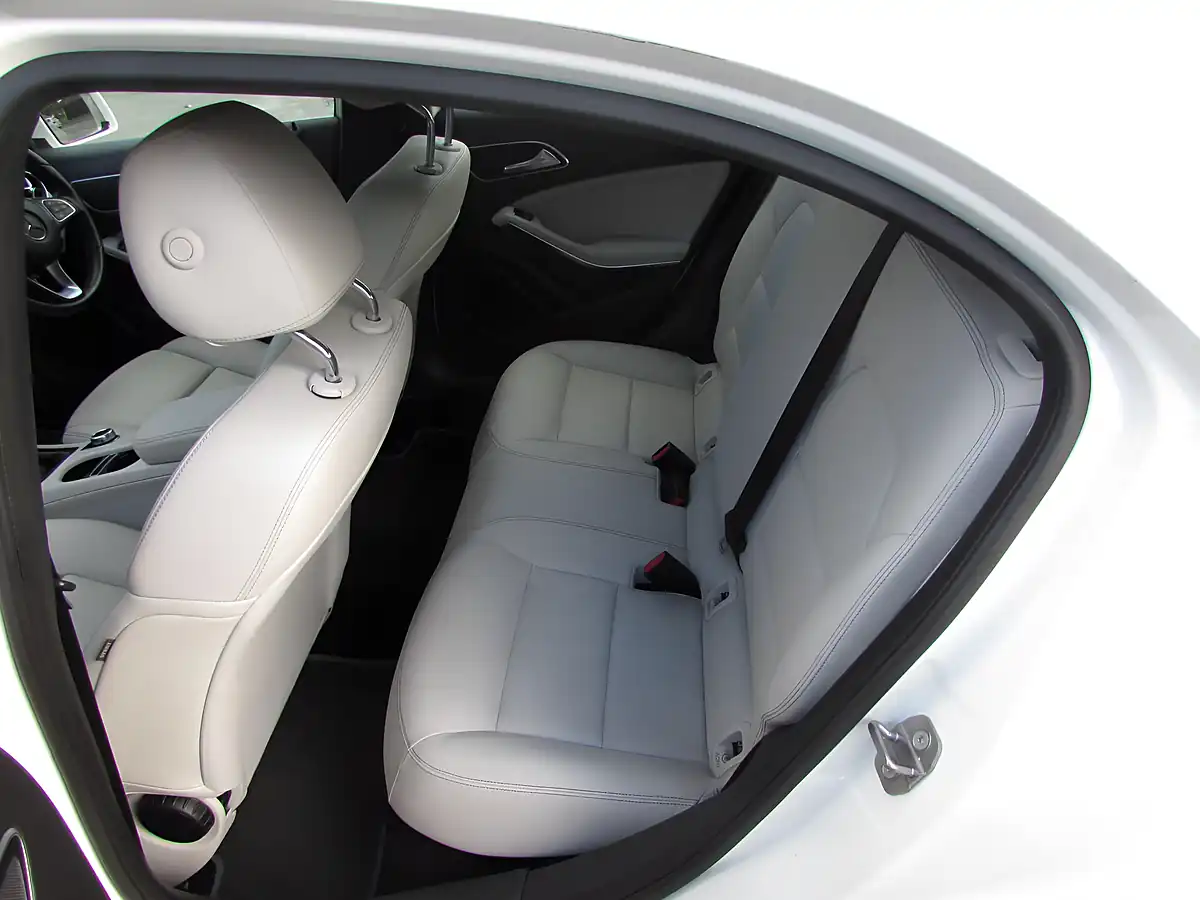 Used 2018 Mercedes-Benz a Class Sport Executive White - Interior and Exterior details 10