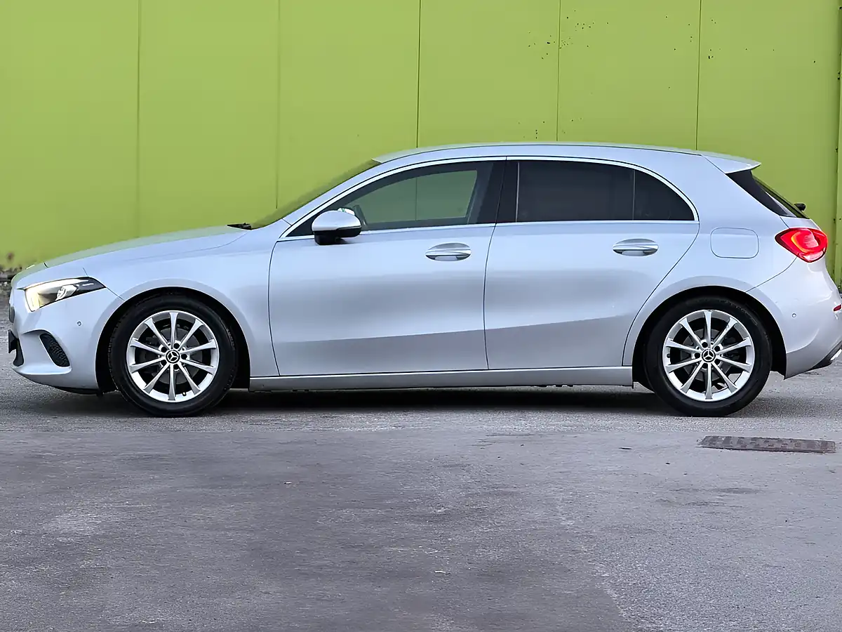 Used 2018 Mercedes-Benz a Class Sport (premium) Silver - Interior and Exterior details 9
